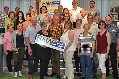 Gruppenbild mit Prof. Dr. Rotraud A. Perner Bürgermeister Hölzl und BhW Leiter Vzbgm. Schaden 
